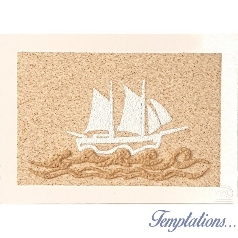 Carte postale en sable « Bateau blanc » Marie Claire Blasquiz