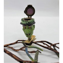 Petite figurine halloween sorcière avec pince Katherine’s Collection